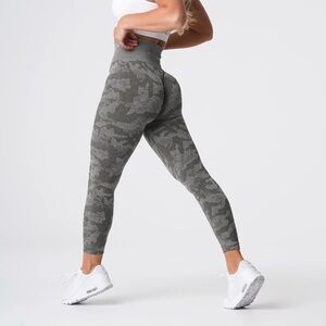 NGTVN Khaki Green Camo Seamless Leggings